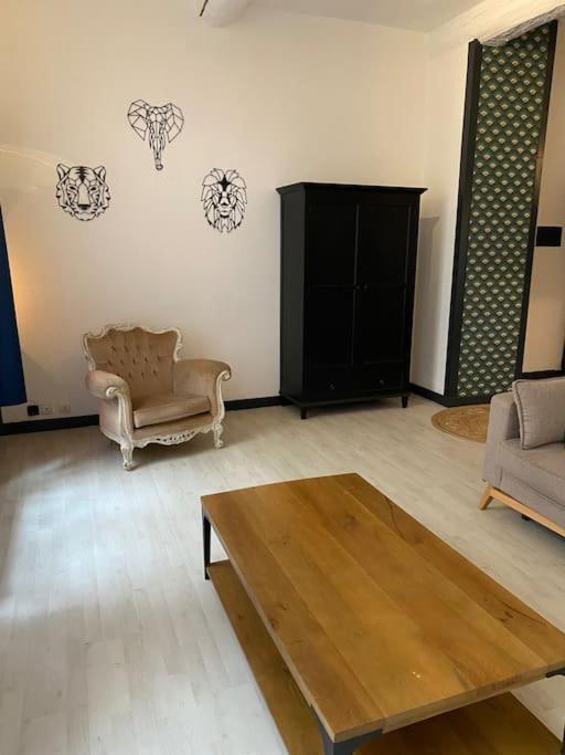 L'Augusteum Apartment นีมส์ ภายนอก รูปภาพ