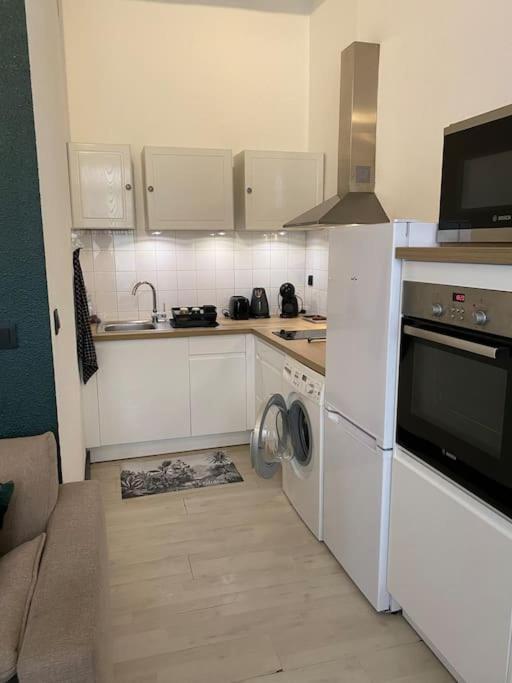 L'Augusteum Apartment นีมส์ ภายนอก รูปภาพ